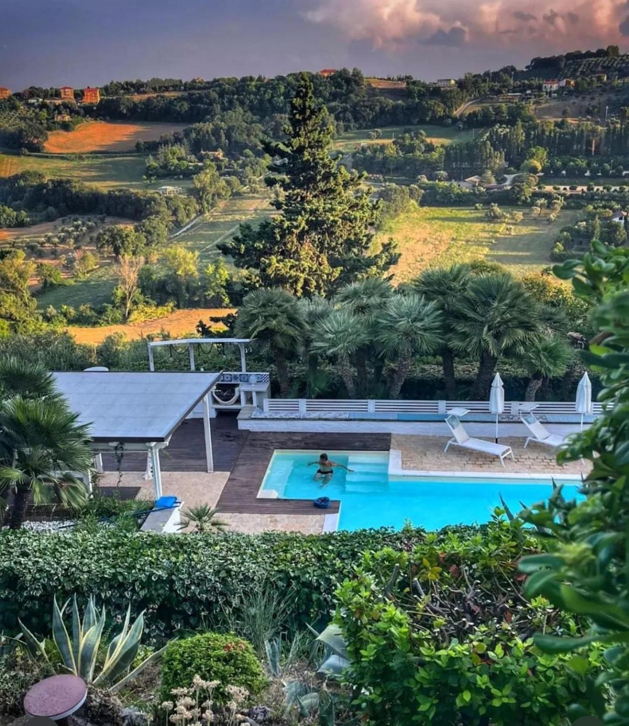 Villa Silvio Civitanova Alta Exterior photo